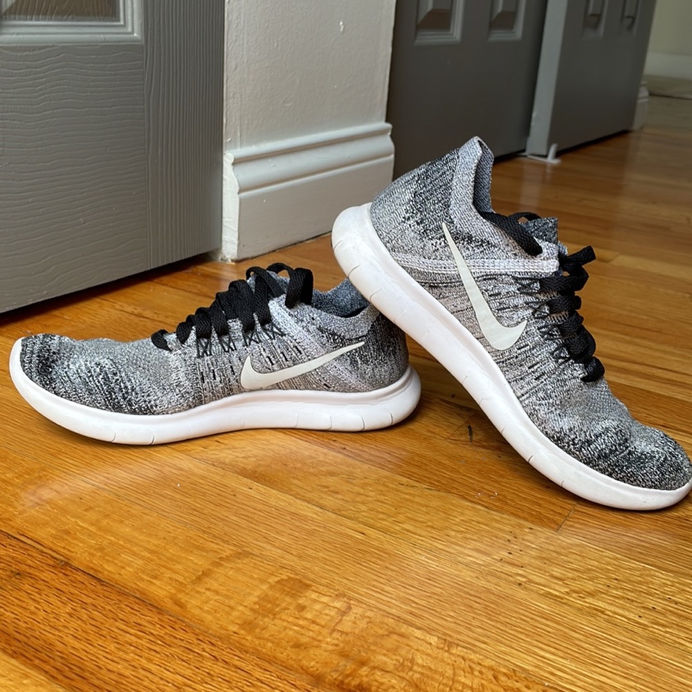 Nike flyknits 7.5 ladies